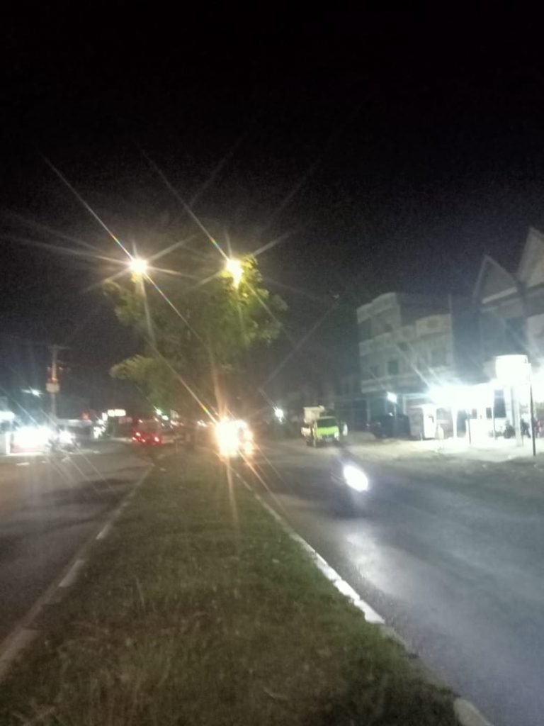 Dishub Aceh Besar Perbaiki Lampu Jalan Mati di Kawasan Meunasah Krueng