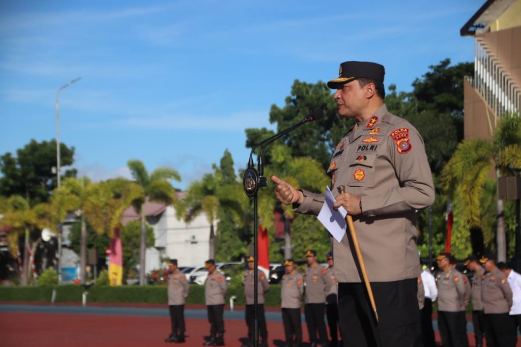 Kapolda Aceh Anugerahkan Penghargaan kepada 5 Personel Jajaran Polda Aceh