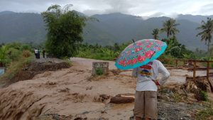 Lagi, Tanggul Jebol Puluhan Rumah Terendam Banjir