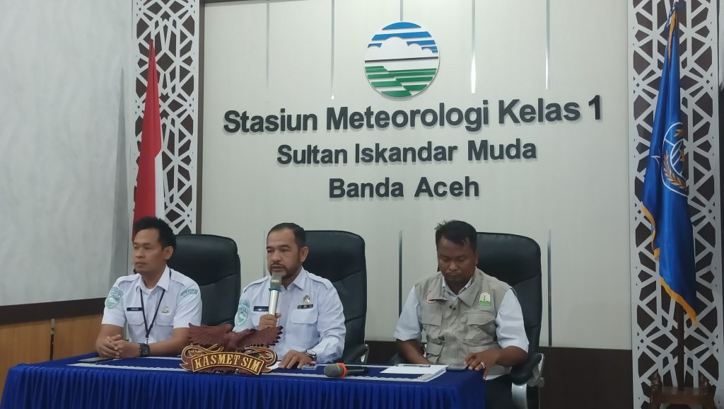 BMKG Imbau Warga Waspadai Hujan Lebat dan Gelombang Tinggi di Aceh