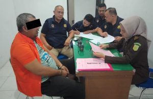 Tersangka Kasus Penggelapan Uang Milik Mualem Diserahkan ke Jaksa