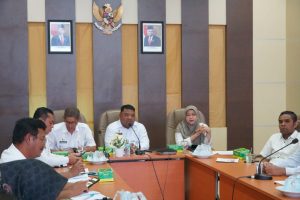 Aceh Besar Serahkan Santunan Jaminan Kematian untuk Aparatur Gampong