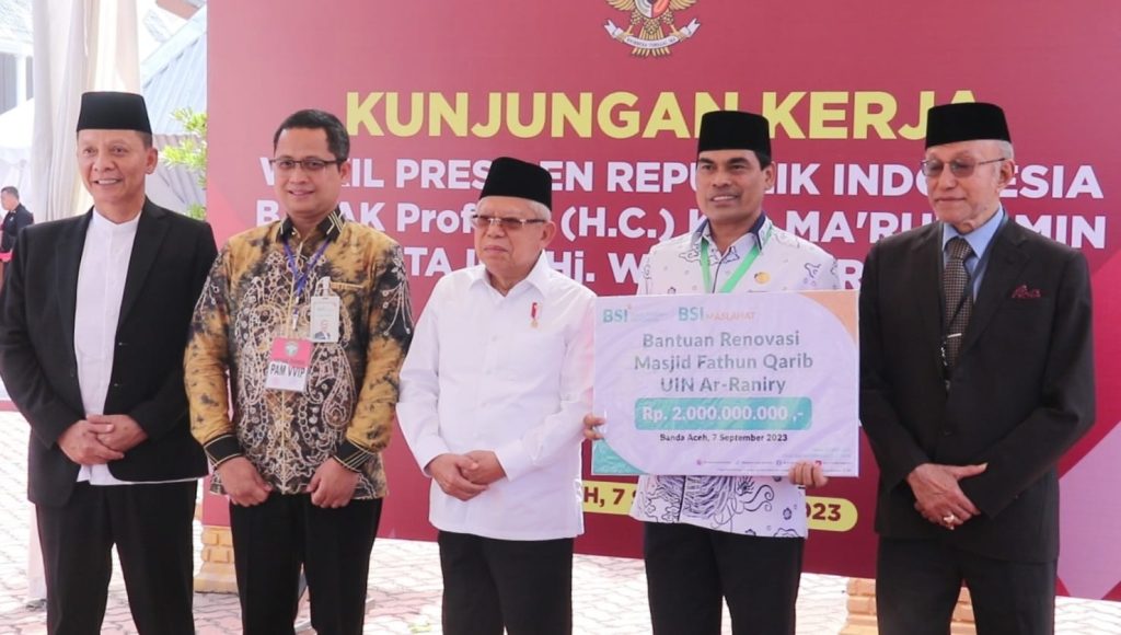 BSI Serahkan Bantuan Renovasi Masjid Fathun Qarib UIN Ar-Raniry