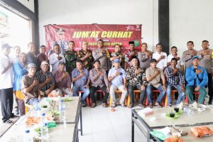 Pj Bupati Aceh Besar dan Kapolres Hadiri Jumat Curhat di Lamteuba