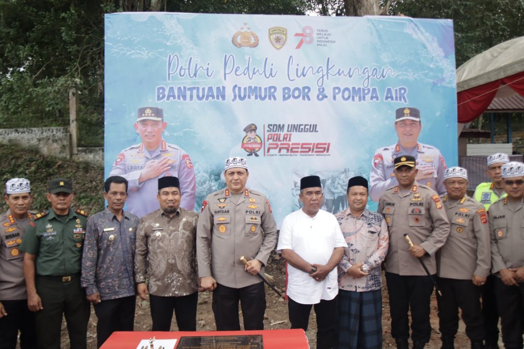 Kapolda Aceh Serahkan Sumur Bor untuk Masyarakat di Aceh Besar