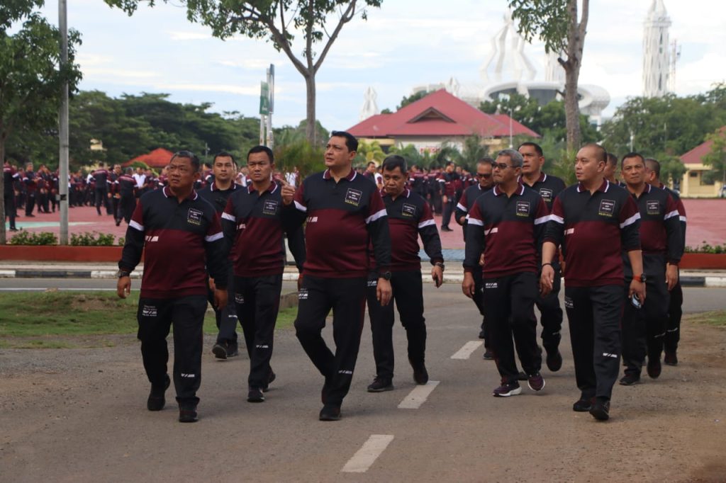 Kapolda Aceh Sambil Olahraga Jalan Santai Tinjau Lingkungan Mapolda Aceh