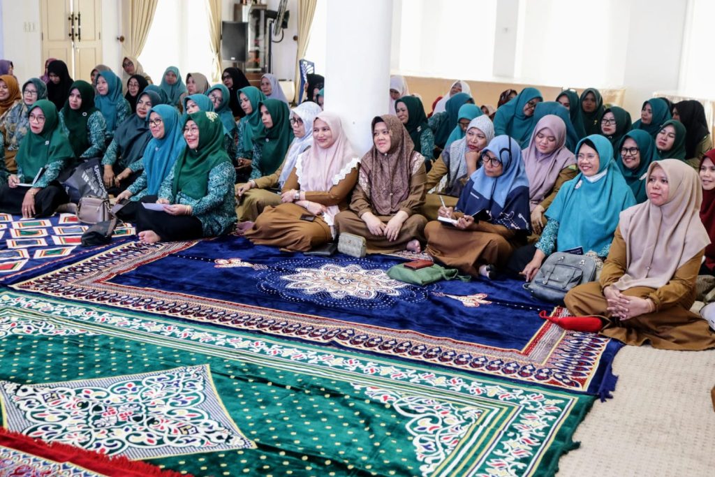 Ustad Masrul Aidi: Membina Rumah Tangga Ada Hak dan Kewajiban Suami Istri