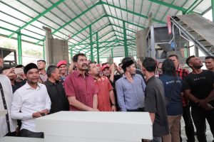 Pj Bupati Iswanto dan Mualem Resmikan Pabrik Pupuk Magnesium