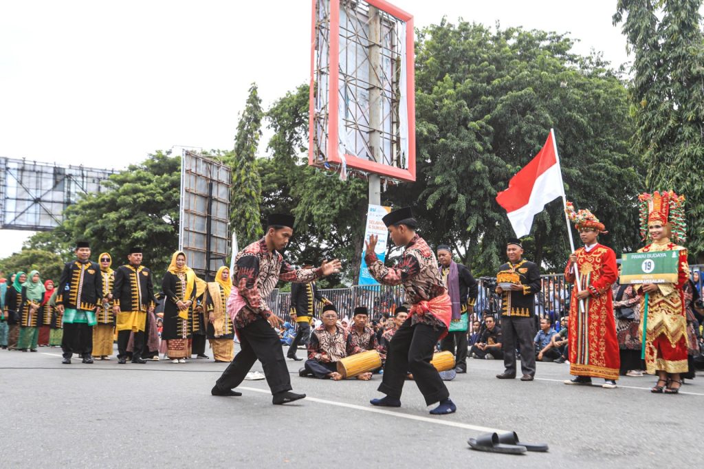 Pawai Budaya PKA-8 Pukau Ribuan Mata Penonton