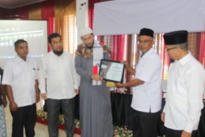 Kemenag Aceh Besar Serahkan Bantuan Tahap Pertama untuk Palestina