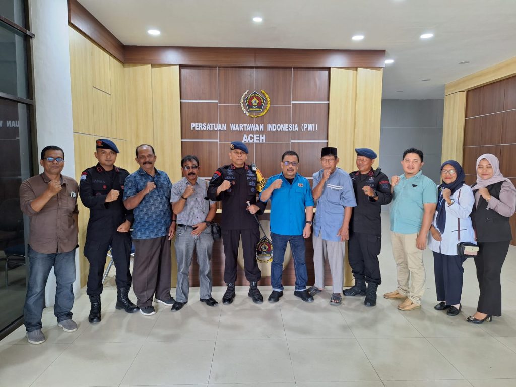 Jelang HUT Ke-78, Danden Gegana Satbrimob Polda Saweu PWI Aceh