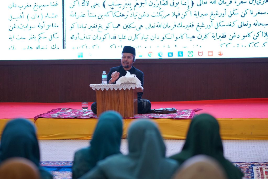 Tgk Masrul Aidi Motivasi Muslimah di Aceh Besar Taat Pada Suami