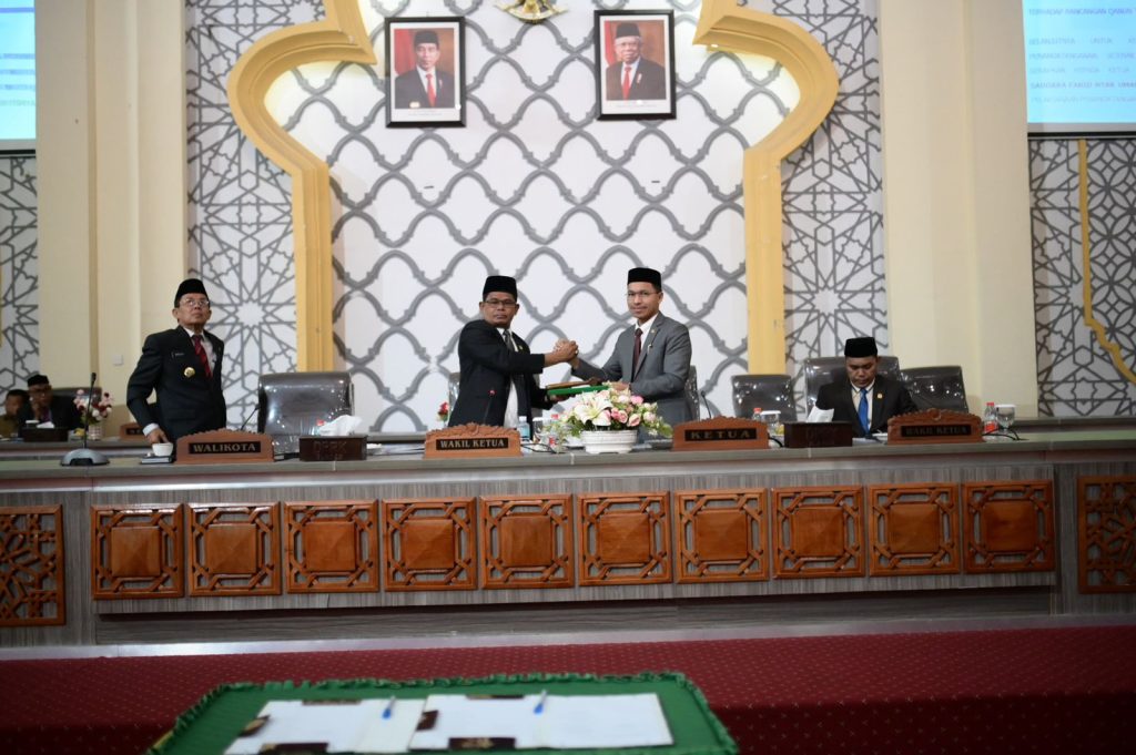 DPRK Gelar Paripurna Penyampaian Usul dan Pendapat Banggar dan Pandangan Umum terhadap Raqan APBK 2024