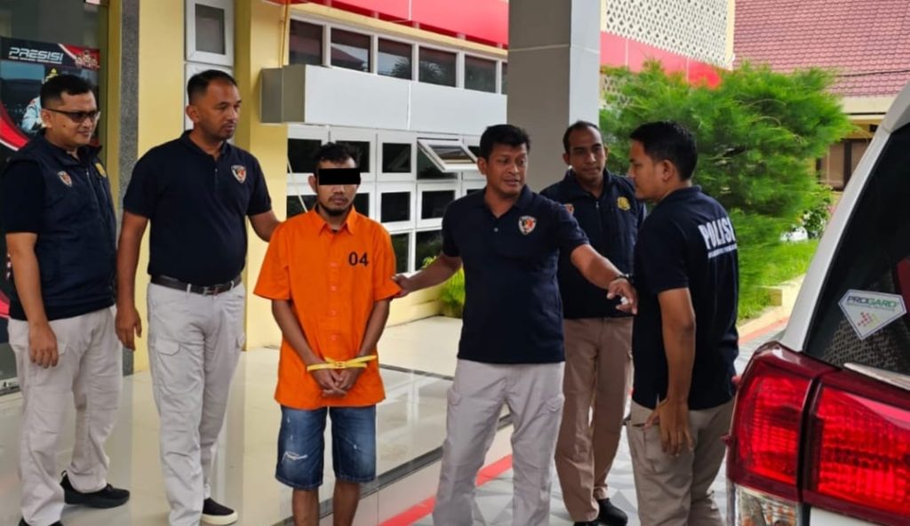 Penyidik Polda Aceh Serahkan Abu Laot beserta Barang Bukti ke Jaksa