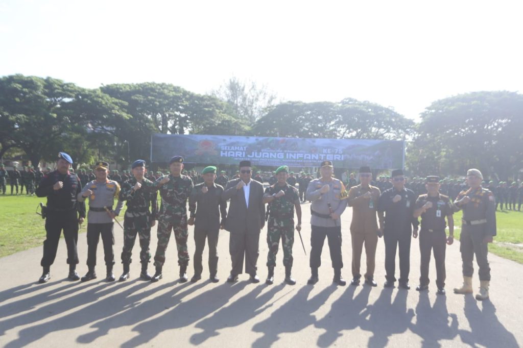 Pangdam IM Ikuti Gerak Jalan Peleton Beranting YWP Jaya Bersama Prajurit