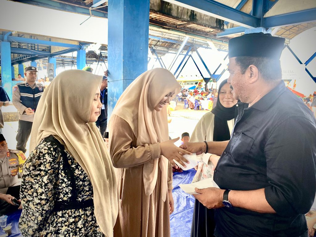 Kenduri Laot dan Peringatan 19 Tahun Tsunami di TPI Lampulo Santuni 400 Anak Yatim