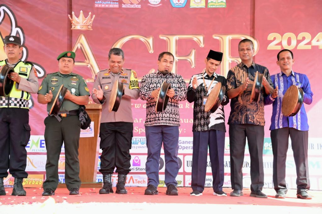 Pj Bupati Aceh Besar Buka ACER 2024 di Alfityan School