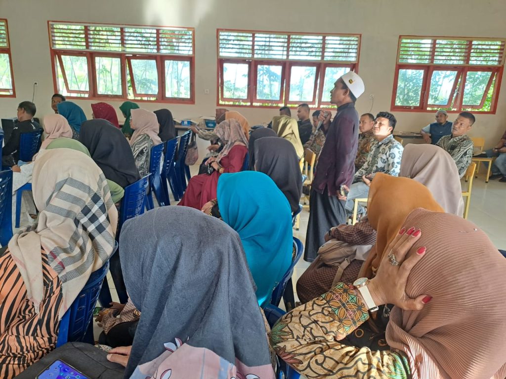 Kadisdikbud Aceh Besar Temu Ramah dengan GTK dan Masyarakat Pulo Aceh