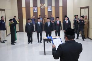 Pj Bupati Iswanto Lantik Komisioner KIP Aceh Besar,