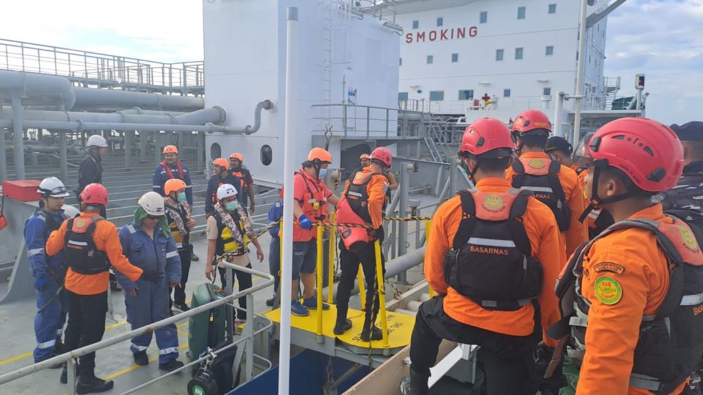 Basarnas Banda Aceh Evakuasi WN Filipina di Perairan Selat Benggala