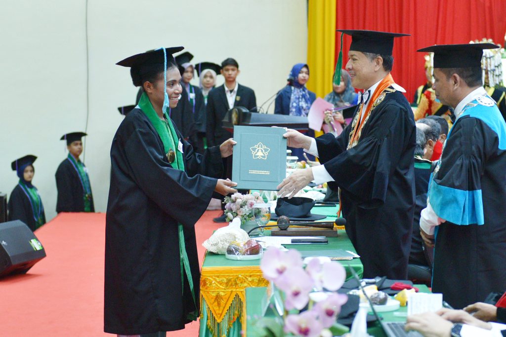 USK Wisuda 1.382 Sarjana, Rektor Doakan Alumni jadi Presiden