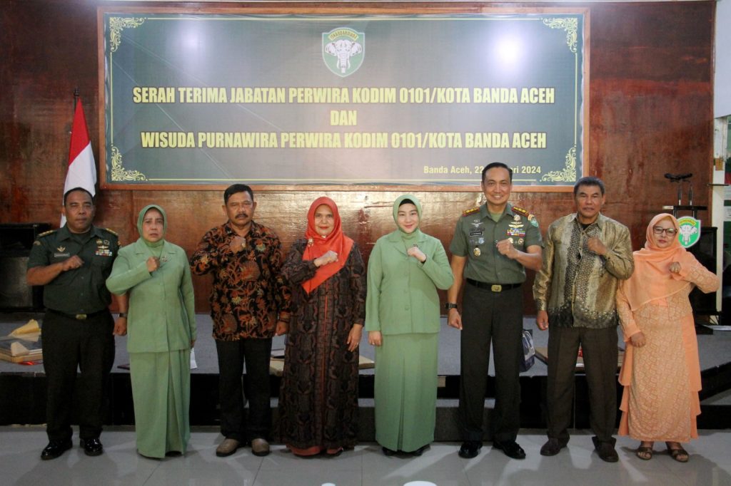 Dandim 0101/Kota Banda Aceh Pimpin Sertijab dan Wisuda Purnawira