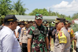 Dandim 0101/KBA dan Forkopimda Aceh Besar Pantau PSU di TPS 01 Gampong Teubaluy