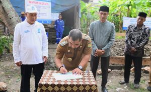 Pj Bupati Iswanto Letakkan Batu Pertama Pembangunan Rumah Layak Huni