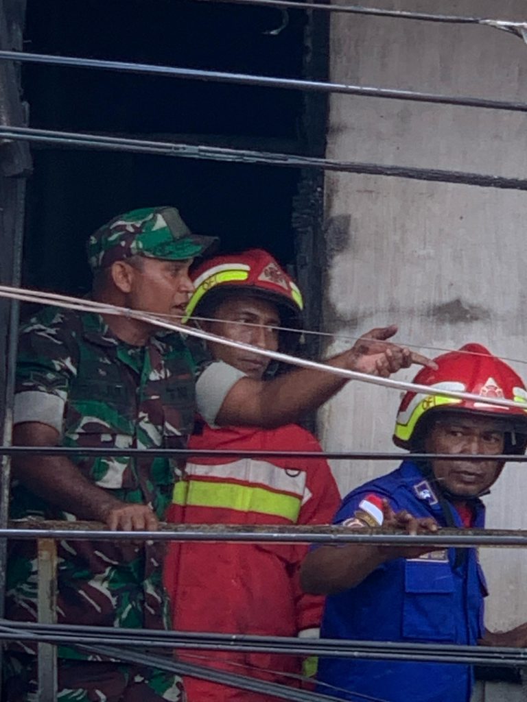 Kebakaran Dua unit Toko di Prada