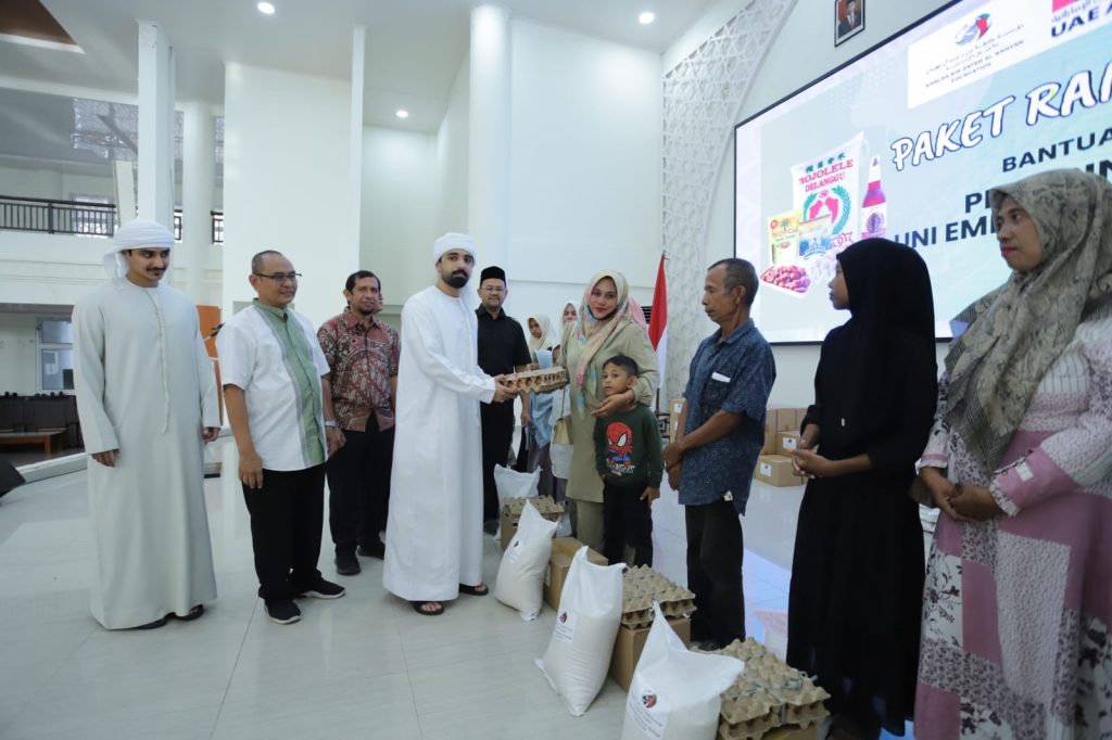UIN Ar-Raniry Bagikan Paket Meugang Kepada 950 Karyawan