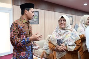 Farid Nyak Umar Tampung Aspirasi Lansia Saat Reses Bersama Dapil Kuta Alam