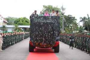 Kapolda Lepas Mayjen TNI Novi Helmy Prasetya dengan Rantis Korps Brimob Polda Aceh