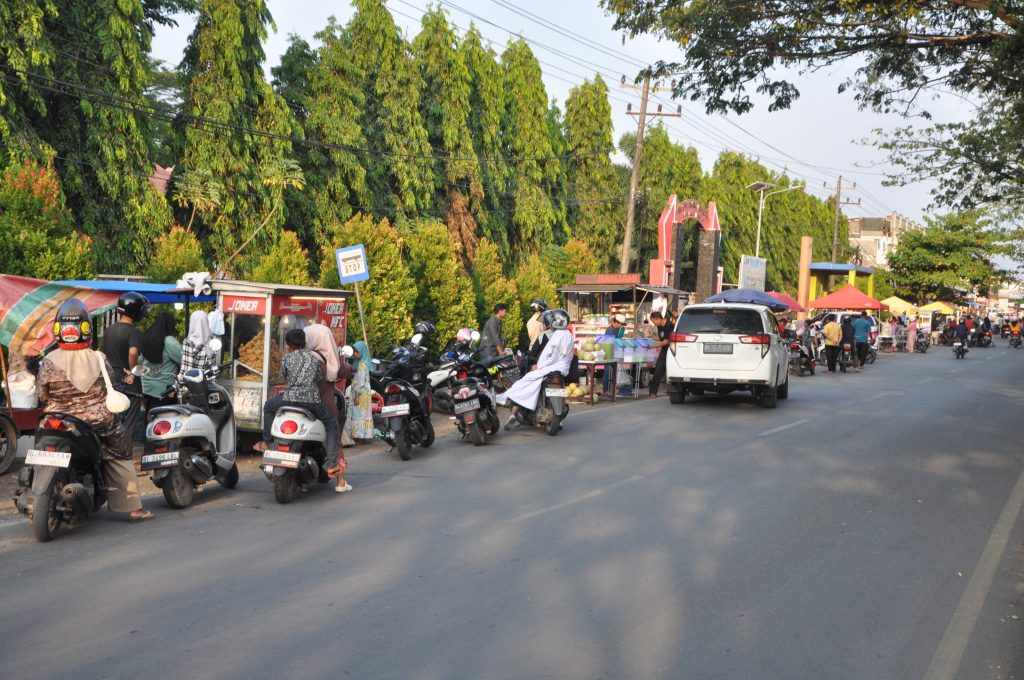 Ramadhan Membawa Berkah untuk Pedagang Takjil di Aceh Besar