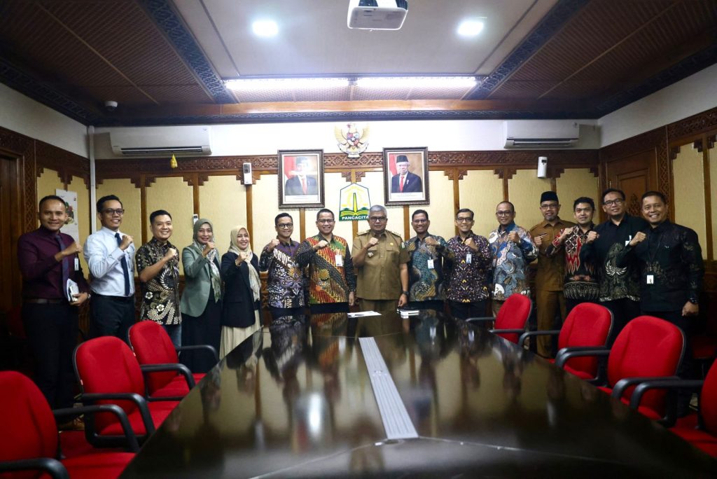 Pj Gubernur Aceh Harap BSI Beri Pelayanan Terbaik Sambut PON XXI di Aceh