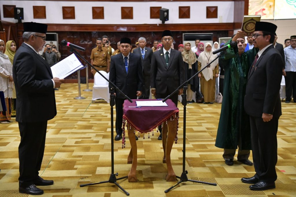 Pj Gubernur Lantik Azwardi Sebagai Pj Sekda Aceh