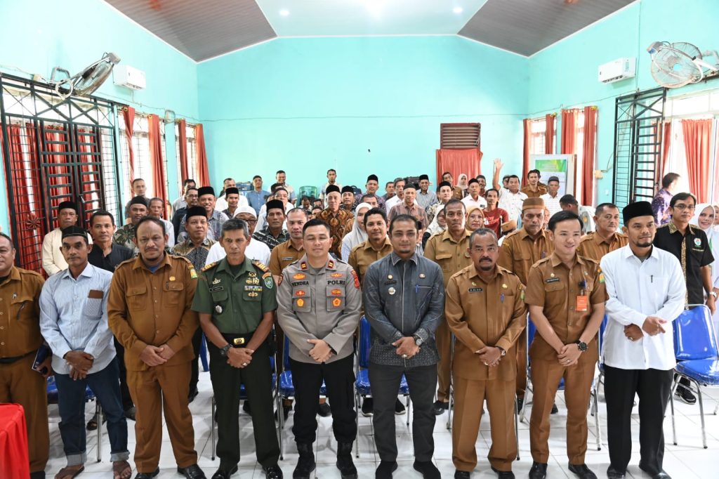 Wakili Pj Bupati, Asisten II Sekdakab Aceh Besar Buka Musrenbang Kecamatan Darul Imarah