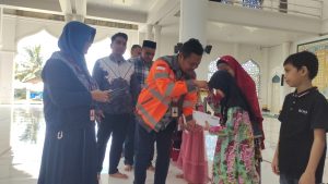 Berbagi Kebahagiaan Ramadhan, PT Solusi Bangun Andalas Santuni Anak Yatim