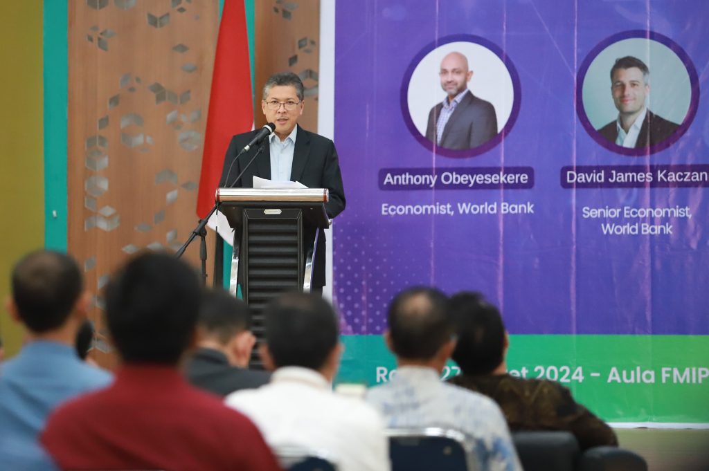 Bank Dunia Bahas Prospek Ekonomi Indonesia di USK