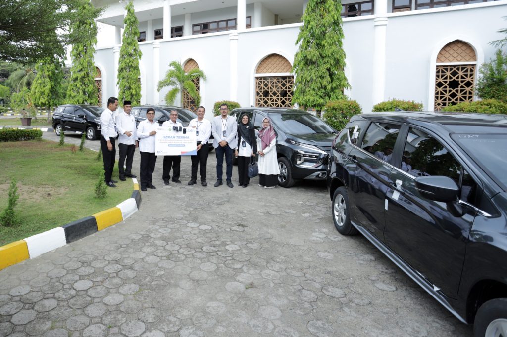 UIN Ar-Raniry Terima 4 Unit Mobil Hibah dari BTN Syariah