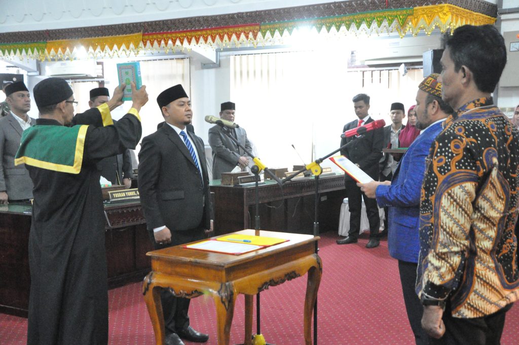 Pj Bupati Hadiri Paripurna Pelantikan Muliadi PAW Anggota DPRK Aceh Besar