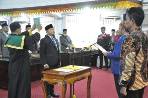 Pj Bupati Hadiri Paripurna Pelantikan Muliadi PAW Anggota DPRK Aceh Besar