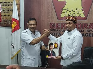 Muhammad Balia Antarkan Berkas Pendaftaran Calon Walikota ke DPC Gerindra 