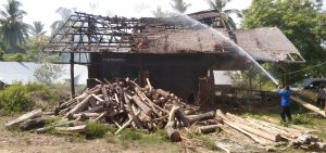 Dapur Batu Bata di Lam Ujong Terbakar