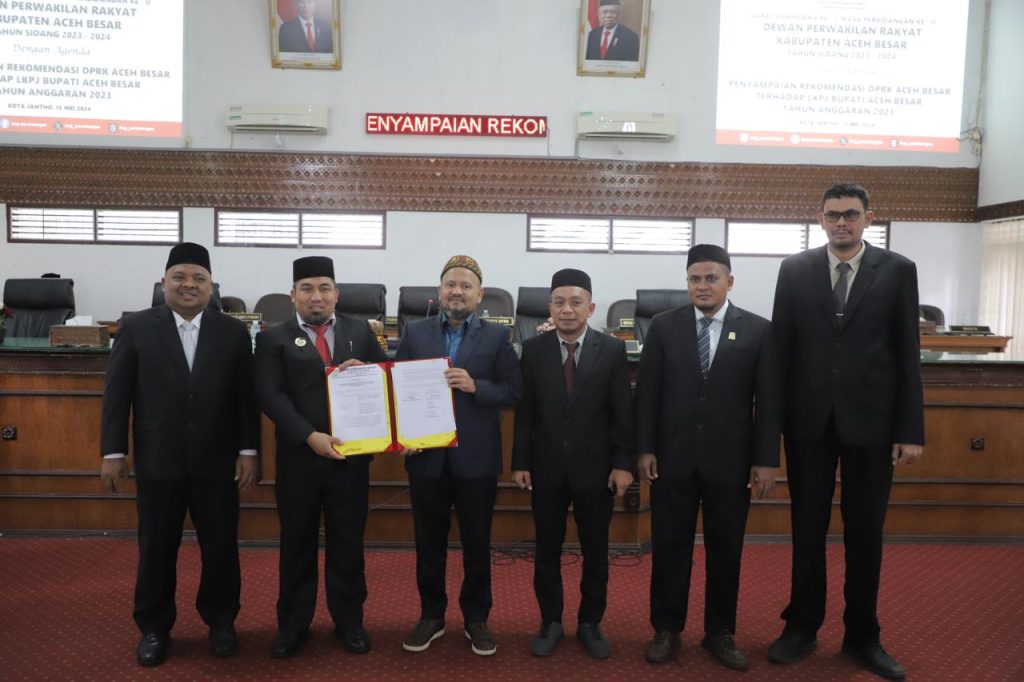 Pj Bupati Muhammad Iswanto Apresiasi Rekomendasi DPRK Aceh Besar Terhadap LKPJ Bupati Aceh Besar TA 2023