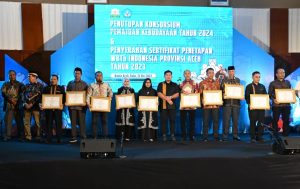 Pj Bupati Aceh Besar Terima Sertifikat WBTb Keujreun Blang Pemerintah Aceh