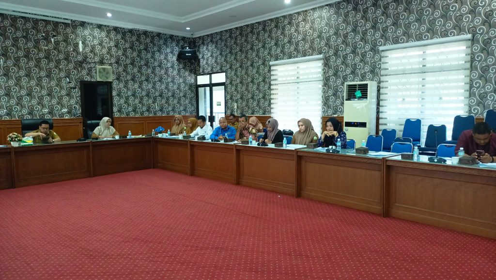 Hadirkan Akademisi Hingga LSM, Dinsos Aceh Bahas Rancangan Standar Pelayanan
