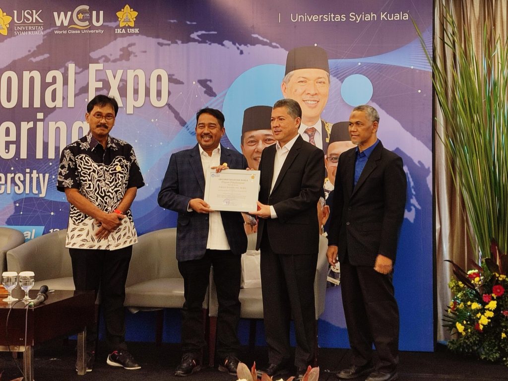 USK Ajak 150 Ribu Aluminya Bangun Almamater dan Aceh