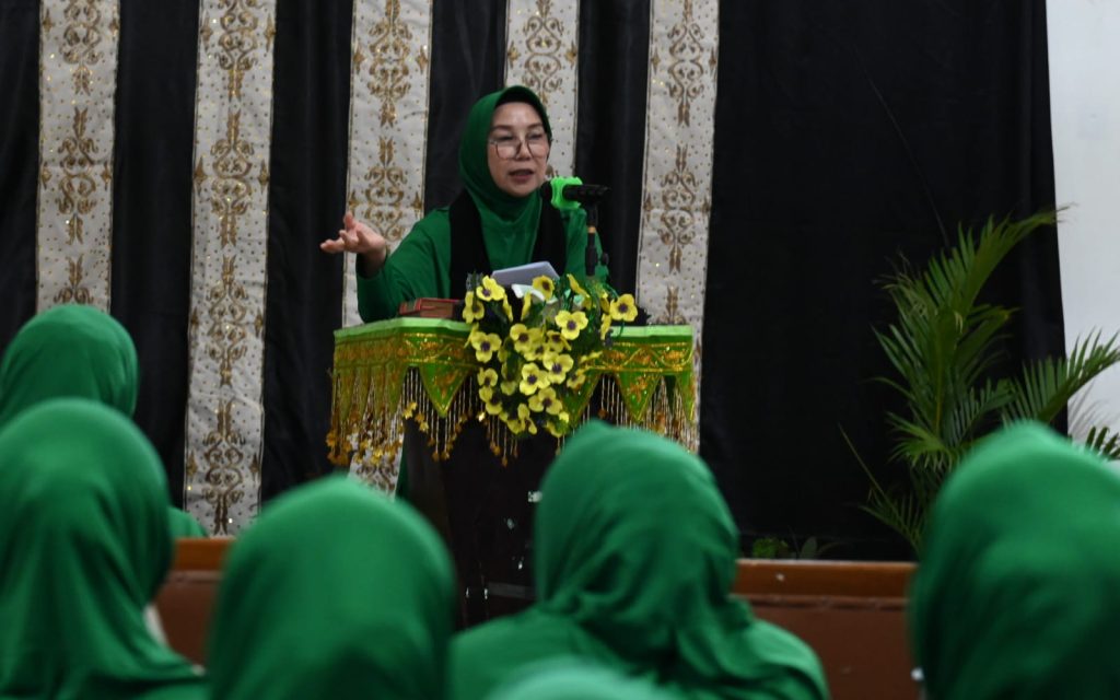 Asisten I Sekda Aceh Besar Buka Pelatihan Rotan Anggota Persit KCK Kodam IM