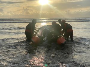 Pantai Mon Ikeun Ambil Korban, Satu Ditemukan Meninggal, Satu Hilang Terseret Arus