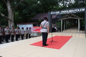 Peringati HUT ke-78 Bhayangkara, Polres Aceh Besar Gelar Upacara Ziarah Makam Dan Tabur Bunga